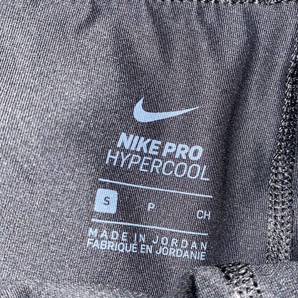 Nike Pro capri leggings - Picture 2 of 4